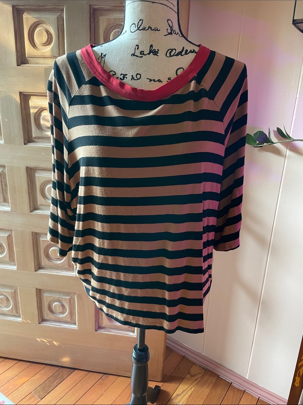 Striped Short Sleeve Boatneck Top in Black and Tan with Red Trim